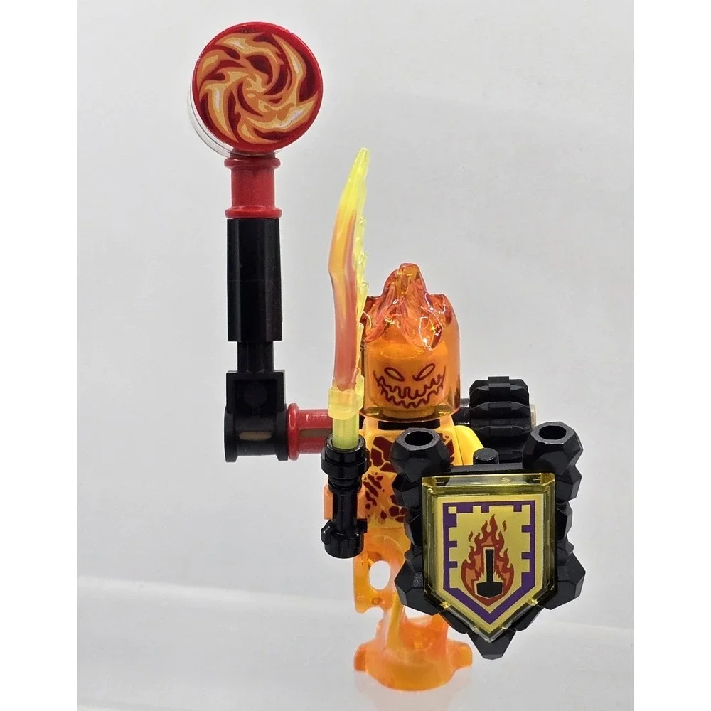 Lego Nexo Knights Minifigure - Ultimate Flama (nex054) 70339‎ Backpack Hammer
